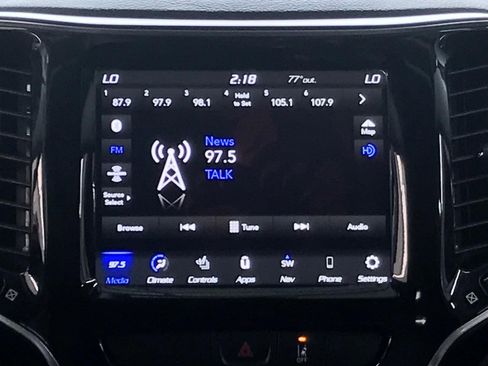 Used 2022 Jeep Cherokee Limited w/ Elite Package AWD/4WD image 6