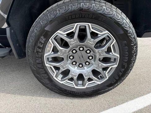 Used 2025 GMC Hummer EV 3X AWD/4WD image 11