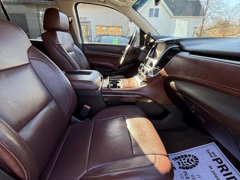 Used 2015 Chevrolet Suburban LTZ image 15