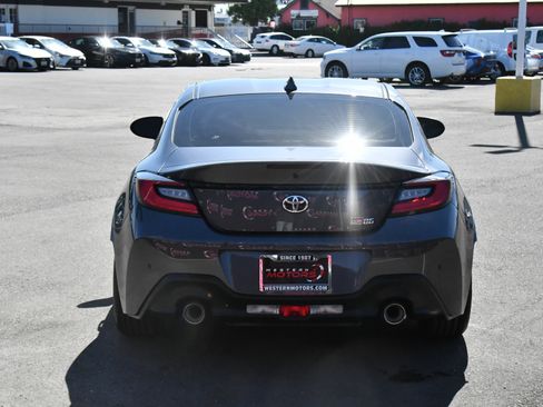 Used 2023 Toyota GR86 w/ ALL Weather Mat Package (TMS) RWD image 7