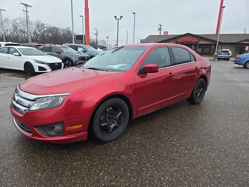 Used 2011 Ford Fusion SE image 3