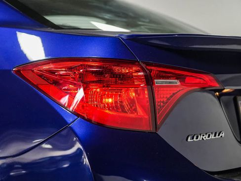 Certified 2018 Toyota Corolla SE w/ Protection Package FWD image 11