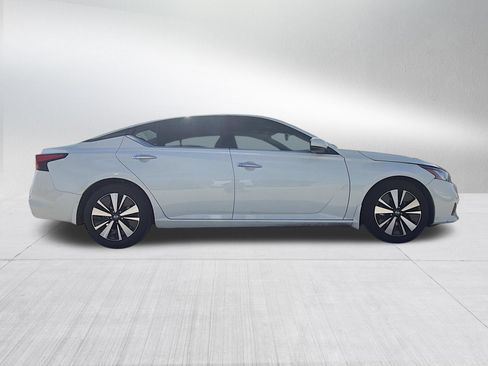 Used 2020 Nissan Altima 2.5 SV FWD image 5