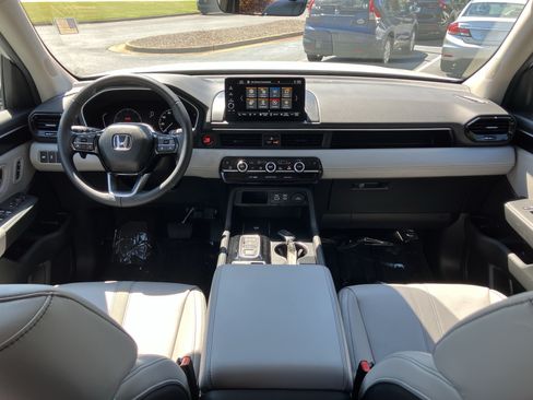 Used 2025 Honda Pilot EX-L image 31