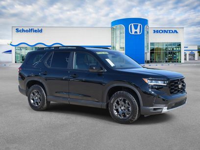 New 2025 Honda Pilot TrailSport