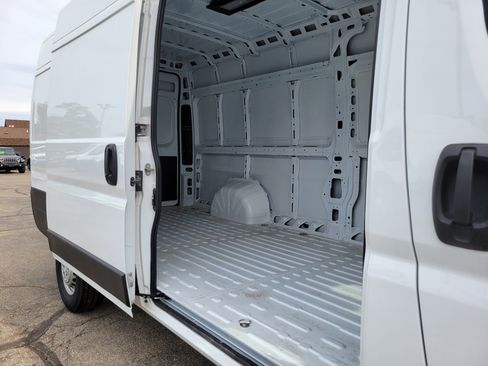 Used 2025 RAM ProMaster 3500 w/ Safety Group FWD image 17