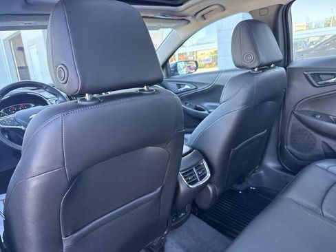 Used 2018 Chevrolet Malibu Premier w/ Premier Sun and Wheel Package FWD image 60