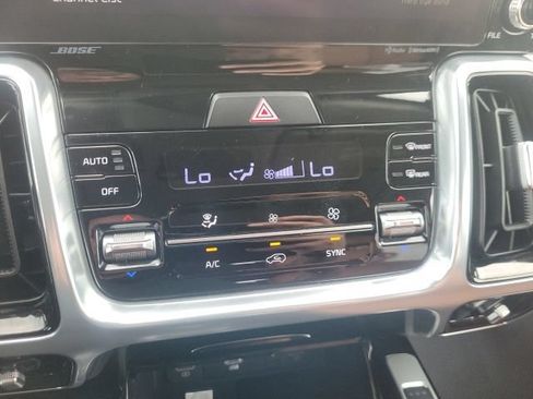 Certified 2023 Kia Sorento SX Prestige AWD/4WD image 33