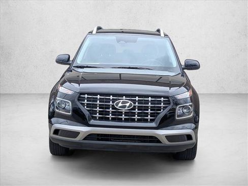 Used 2024 Hyundai Venue SEL image 2