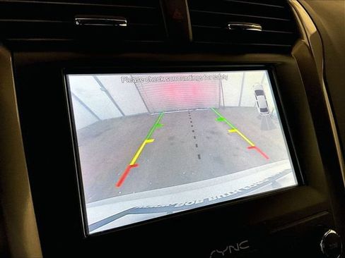 Used 2019 Ford Fusion SE FWD image 20