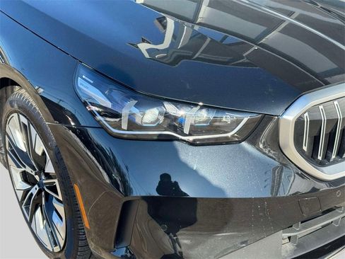 Certified 2025 BMW i5 xDrive40 w/ Premium Package image 9