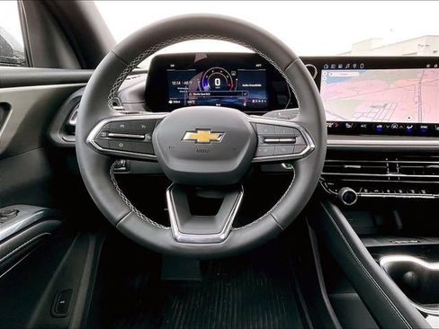 New 2026 Chevrolet Traverse LT w/ Driver Confidence Package image 17