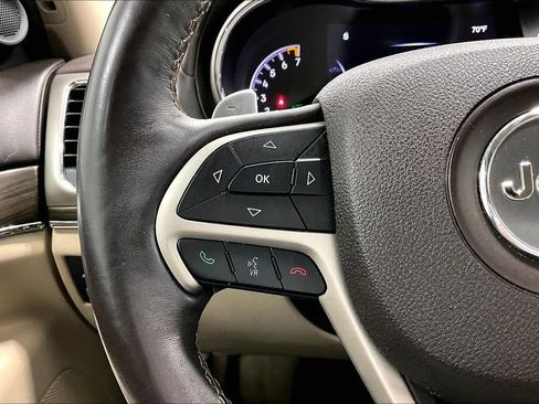 Used 2017 Jeep Grand Cherokee Overland w/ Jeep Active Safety Group image 24