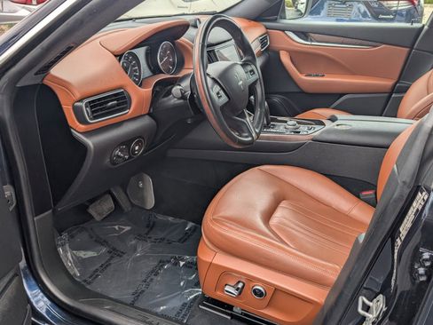 Used 2022 Maserati Levante Modena image 11