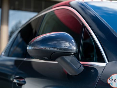 Used 2018 Porsche Macan Turbo image 24