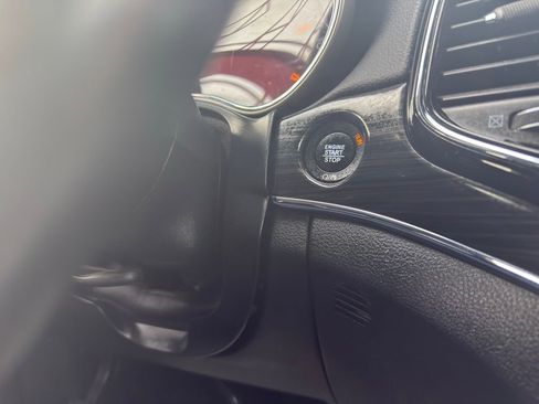 Used 2019 Jeep Grand Cherokee Limited AWD/4WD image 19