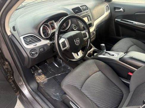 Used 2017 Dodge Journey SE w/ Flexible Seating Group FWD image 38