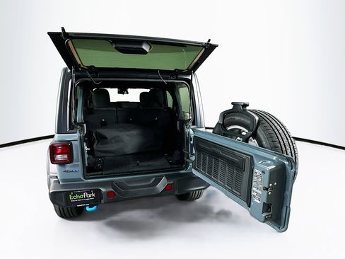 Used 2024 Jeep Wrangler Unlimited w/ LED Headlamp & Fog Lamp Group AWD/4WD image 26