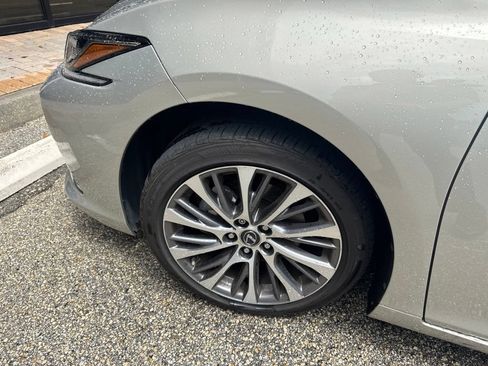 Used 2020 Lexus ES 350 w/ Premium Package FWD image 16
