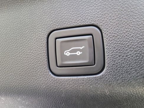 Used 2023 Chevrolet Tahoe Z71 image 8