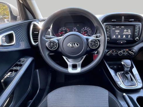 Used 2020 Kia Soul S FWD image 5