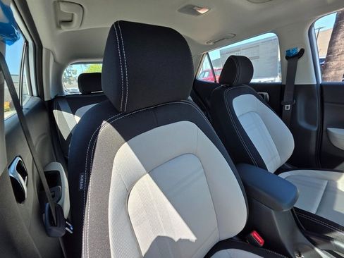 New 2025 Hyundai Venue SEL image 11