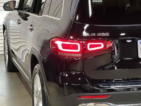 Used 2020 Mercedes-Benz GLB 250 image 30