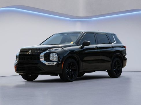 Used 2024 Mitsubishi Outlander SE Black Edition AWD/4WD image 1