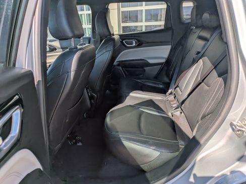 Used 2025 Jeep Compass Limited AWD/4WD image 30