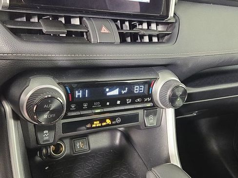 Used 2025 Toyota RAV4 XLE AWD/4WD image 20