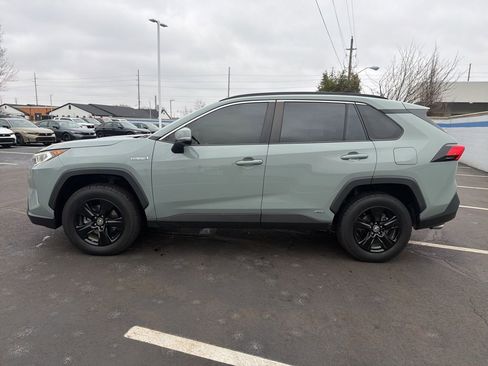 Used 2019 Toyota RAV4 XLE image 2