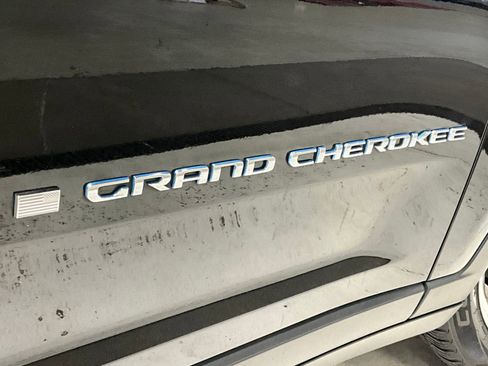 Used 2022 Jeep Grand Cherokee Limited 4xe w/ Luxury Tech Group II AWD/4WD image 30