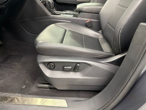 Used 2022 Volkswagen Atlas Cross Sport SE w/ Panoramic Sunroof Package image 10