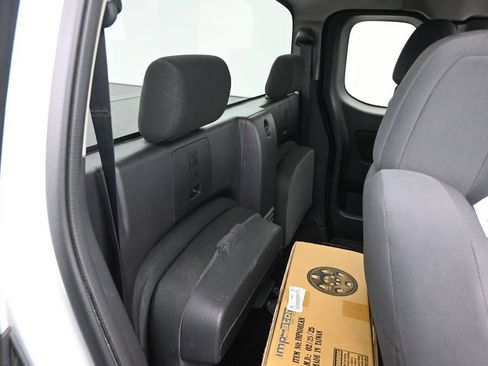 Used 2024 Nissan Frontier S AWD/4WD image 13