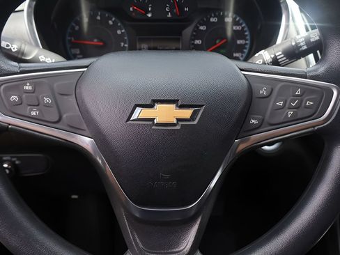 Used 2018 Chevrolet Equinox LT FWD image 18