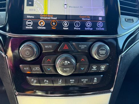 Used 2020 Jeep Grand Cherokee Overland w/ Interior Metal Package AWD/4WD image 38