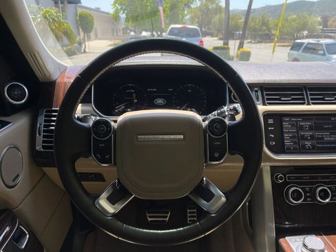 Used 2014 Land Rover Range Rover Supercharged image 17