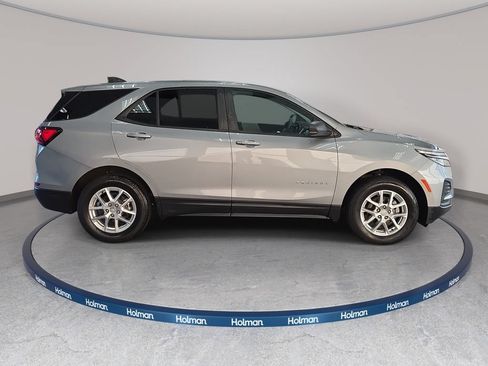 Used 2023 Chevrolet Equinox LS w/ LS Convenience Package AWD/4WD image 4