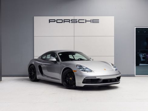Certified 2022 Porsche 718 Cayman GTS RWD image 9