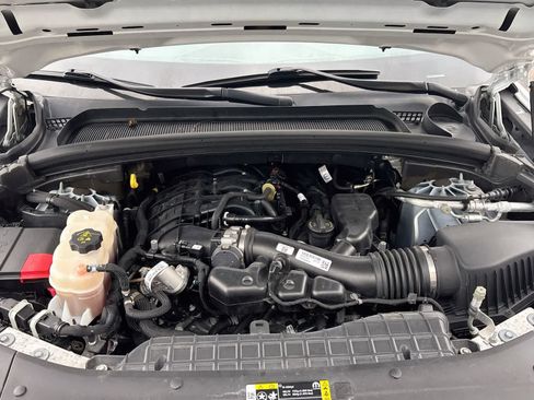 Used 2024 Jeep Grand Cherokee Laredo RWD image 29