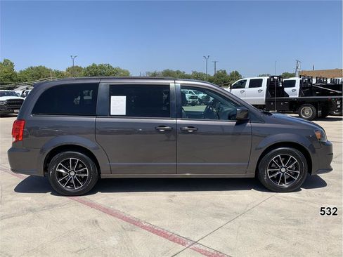Used 2018 Dodge Grand Caravan GT FWD image 5