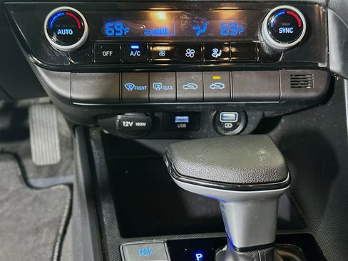 Used 2022 Hyundai Elantra SEL FWD image 23