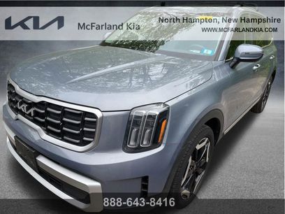 Used 2024 Kia Telluride S w/ S Sunroof Package