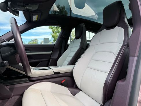 Used 2025 Porsche Taycan image 6