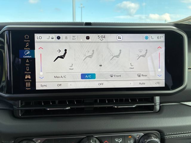 New 2026 Jeep Wrangler Unlimited Sahara AWD/4WD image 18