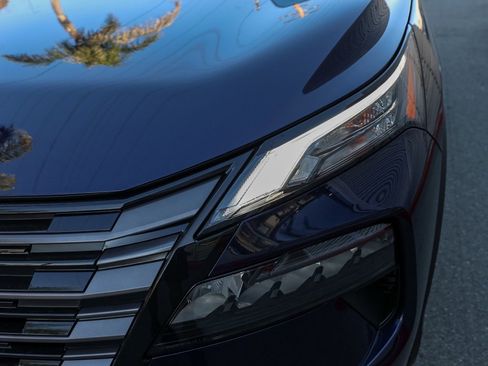 New 2026 Nissan Rogue SV image 10