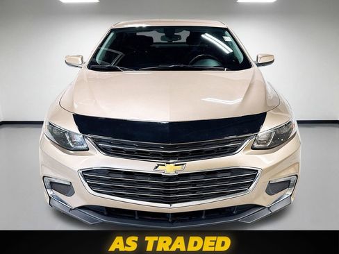 Used 2018 Chevrolet Malibu LT FWD image 2