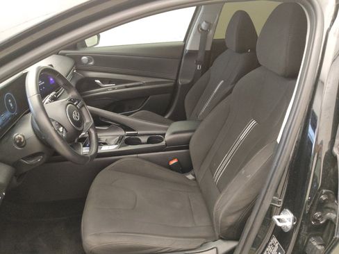 Used 2023 Hyundai Elantra SEL w/ Convenience Package FWD image 17