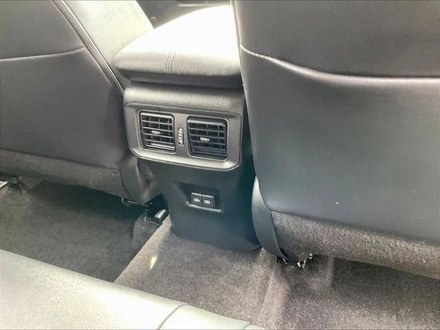 Used 2022 Toyota RAV4 XLE Premium AWD/4WD image 10