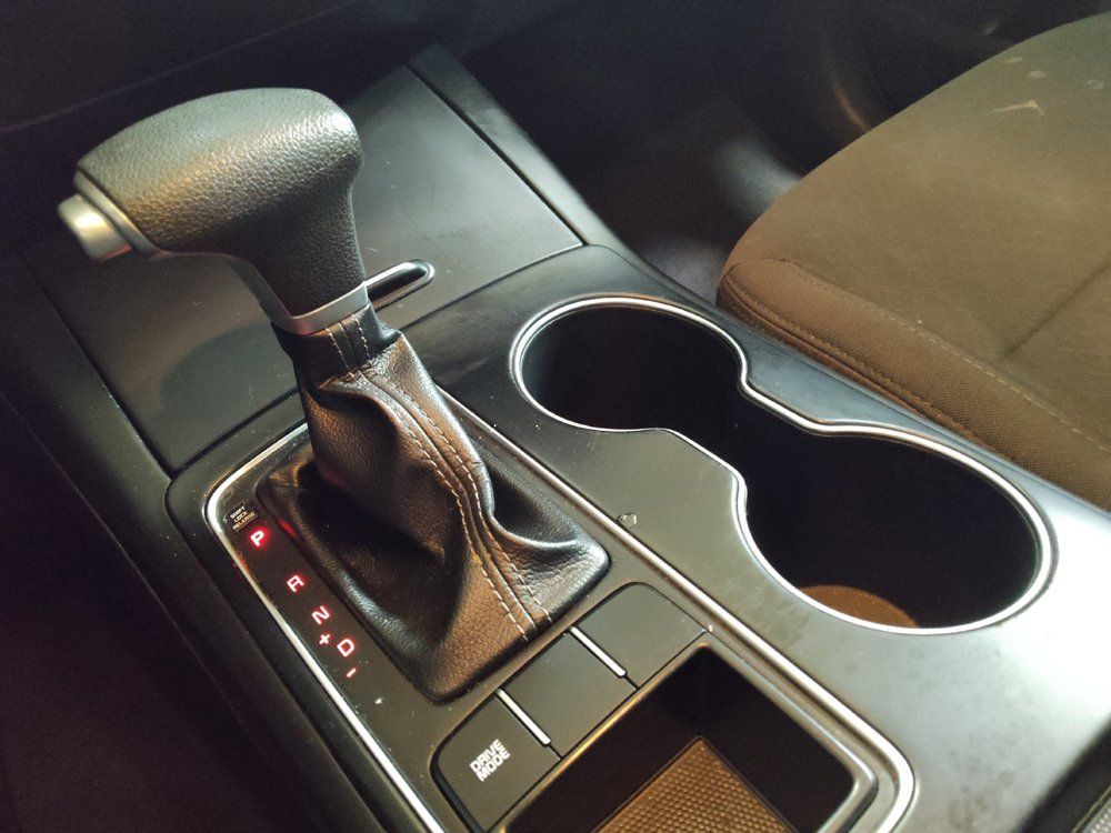 Used 2020 Kia Sorento FWD V6 image 26